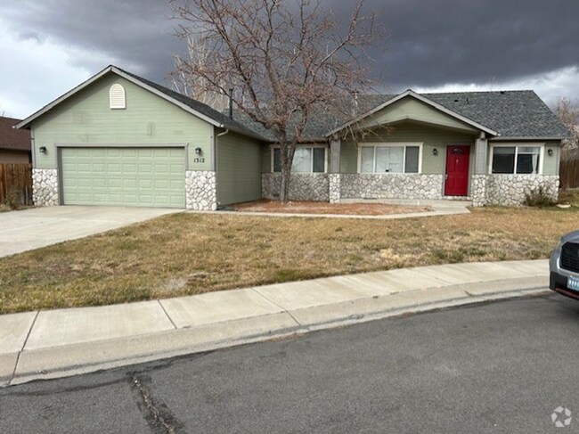 Building Photo - Beautiful Home in Gardnerville Ranchos!