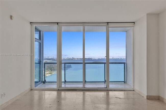 Photo - 601 NE 36th St