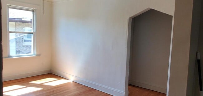 Photo - 10801 S Indiana Ave