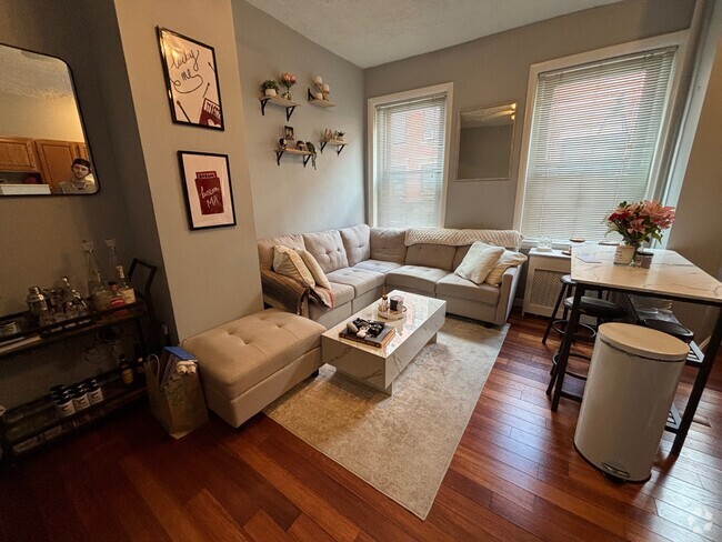 Building Photo - 16 Irving St Unit 2 Rental
