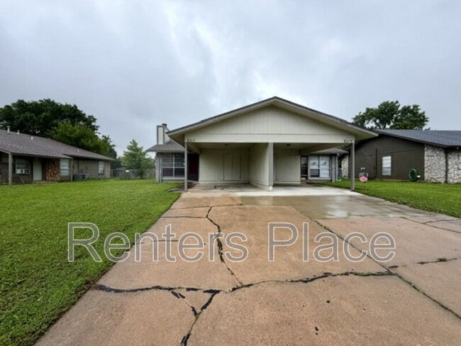 Building Photo - 8215 N 117th E Ave