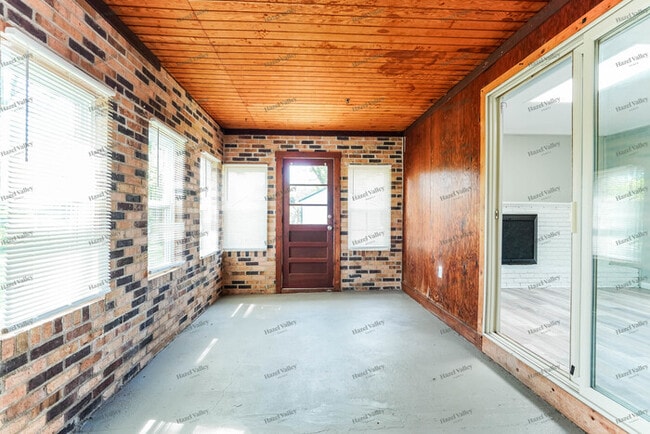Photo - 3063 Chelford Dr