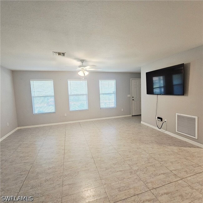 Photo - 2509 42nd St W