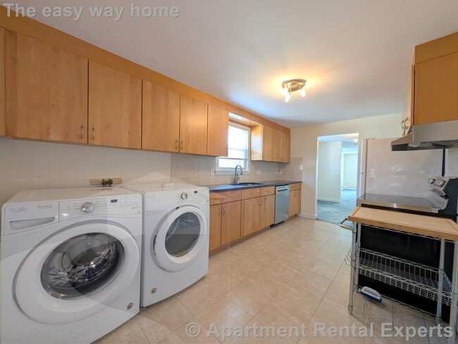 Building Photo - 7 Patrick St Rental
