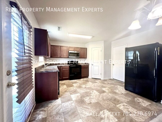 Photo - 1840 Juniper Dr