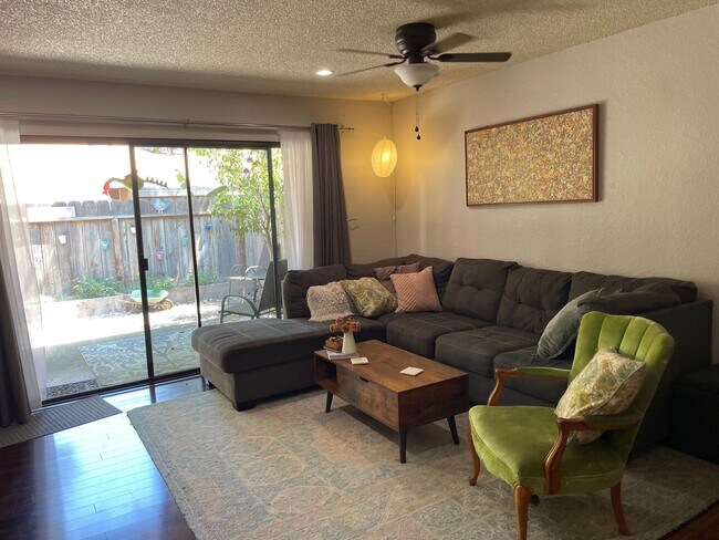 Photo - 242 N Crenshaw St