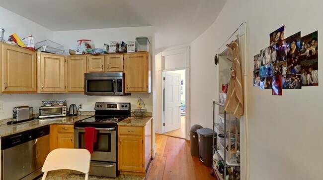 Photo - 22 Saint Cyprians Pl Unit 2