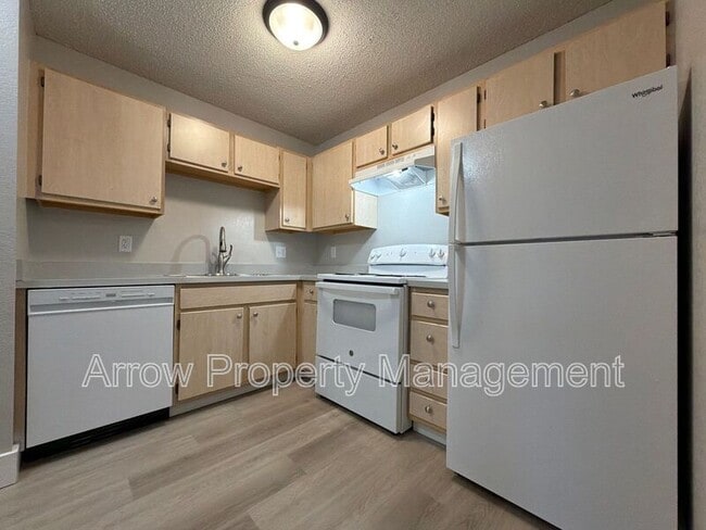 Building Photo - 1216 S 2nd St Unit 206