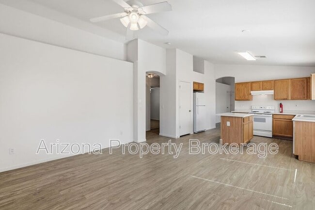 Building Photo - 14823 W Redfield Rd