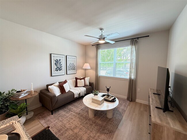 Photo - 1610 Campbell Rd