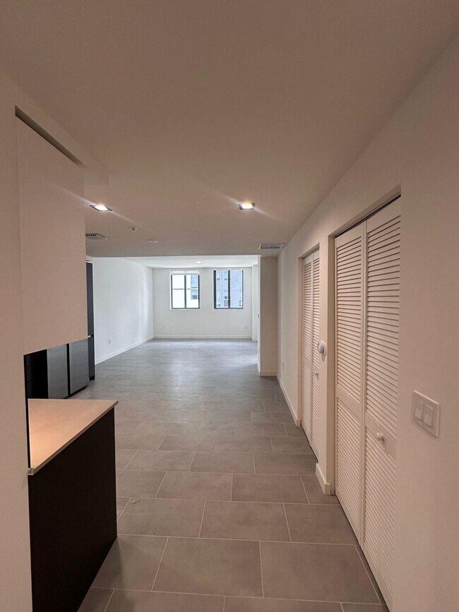 Photo - 229 NW 30th St Unit D5