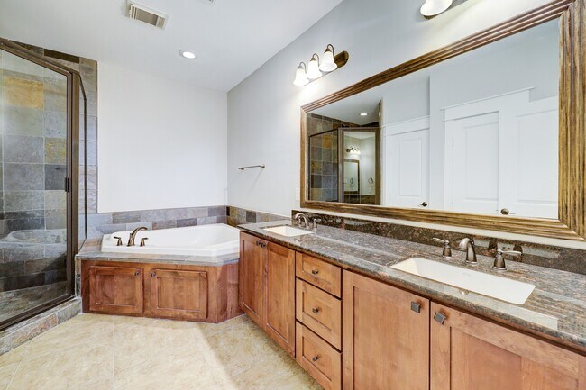 Photo - 107 Riley Ln