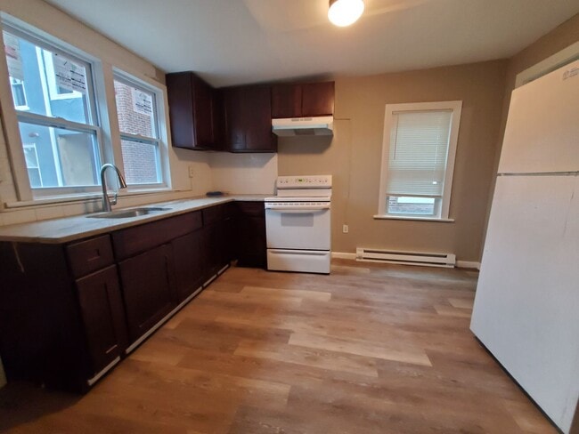 Photo - 209 N Eighth St Unit Apt 2