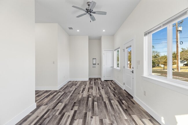 Photo - 705 Fifth St