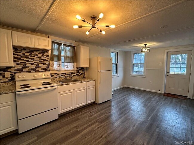 Photo - 55 Burlingham Rd