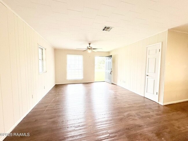 Photo - 120 Lindsey Cir