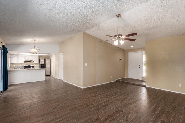 Photo - 2113 N Los Altos Dr