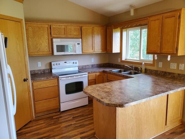 Photo - 30820 Reflection Ave