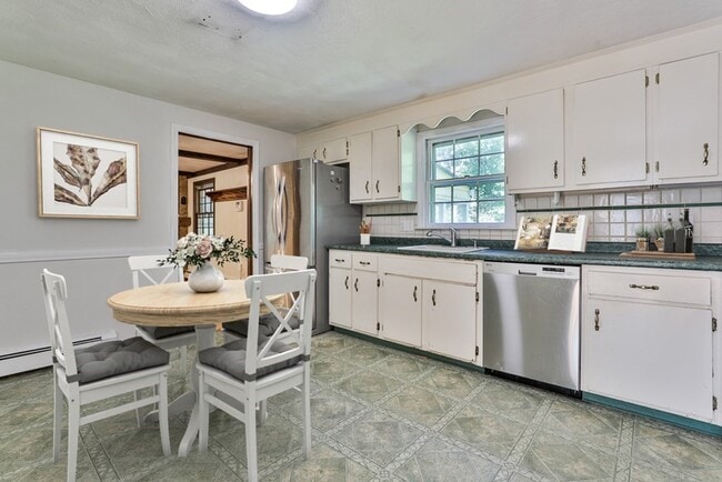 Photo - 22 Withington Ln