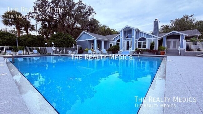 712 Secret Harbor Ln