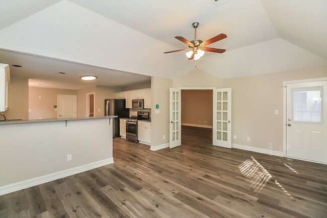 Photo - 93 Gleneagles Way