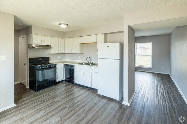 3BR, 1BA - 1,035SF - Kitchen - River Pointe Townhomes