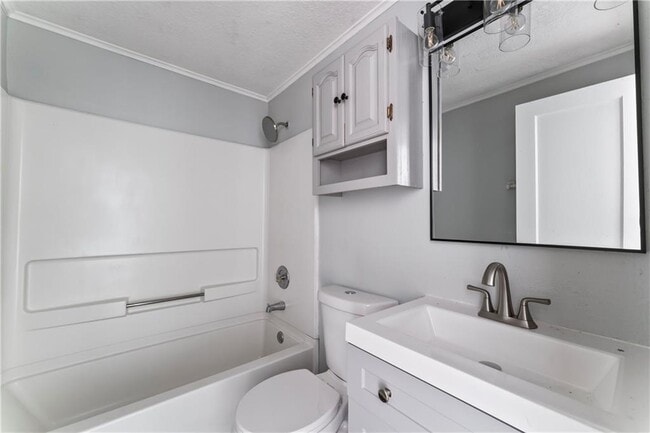 Photo - 7036 Hunter St