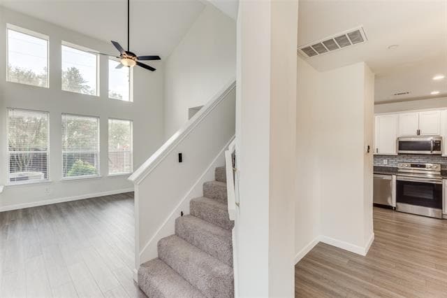Photo - 913 Englewood Ln