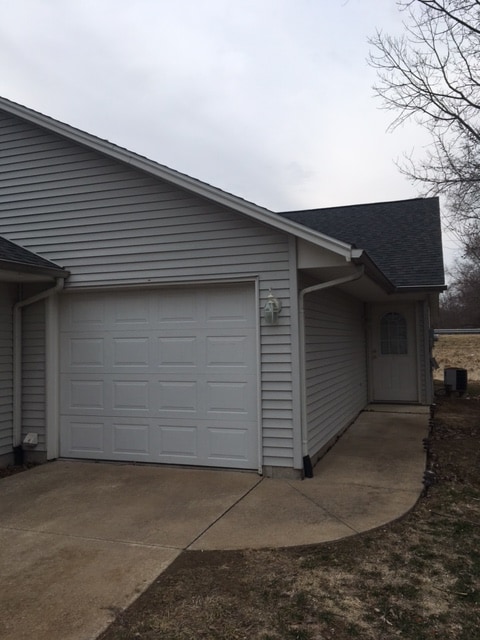 Building Photo - 2919 Bluff Ridge Dr Rental