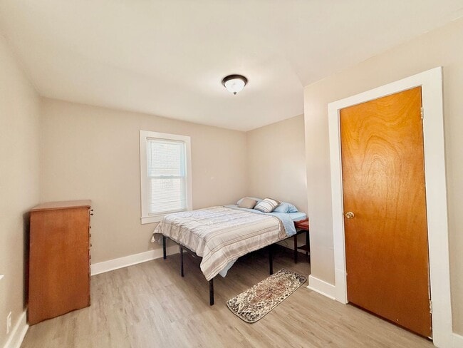 Photo - Fully Furnished & Utilities Included -SHORT TERM LEASES AVAILABLE with a premium.