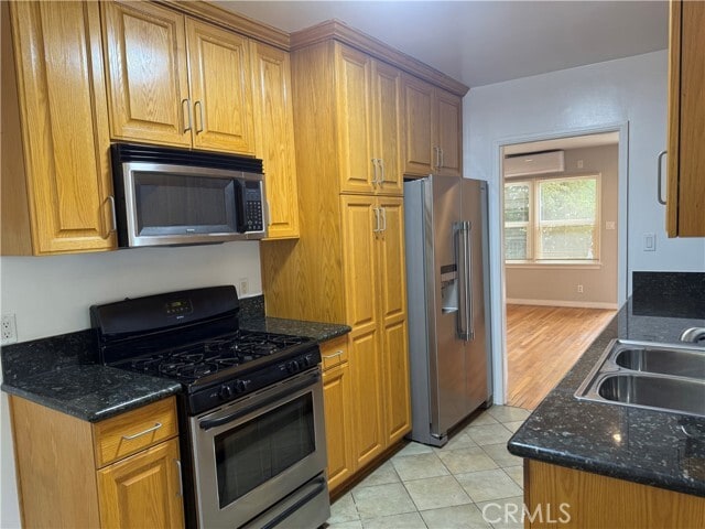 Photo - 5901 woodman Ave