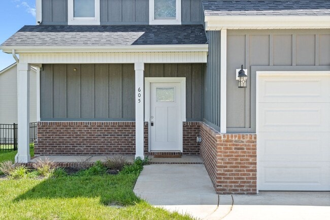 Photo - Pet Friendly Three Bedroom!