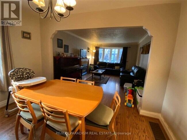 Photo - 21 Fieldway Rd