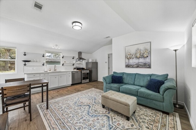 Photo - 510 S Belknap St