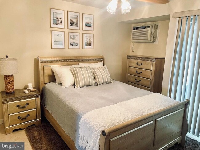 Photo - 330 42nd St S