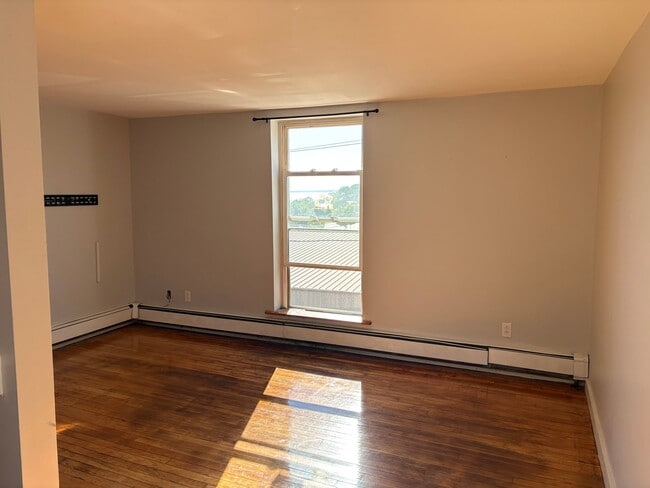 23 Spring St Unit 16