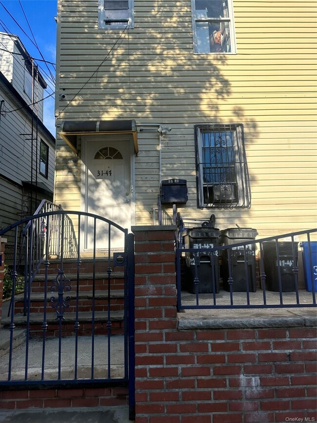 Building Photo - 31-47-3102 102nd St Unit 2 fl