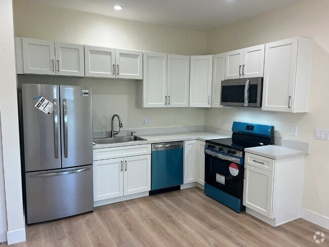 Building Photo - 3068 Redwood Dr Rental