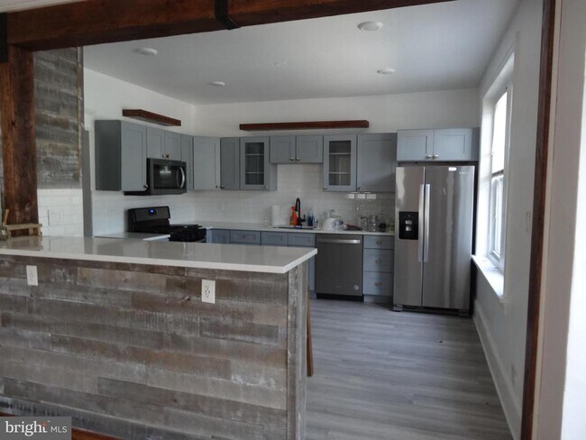 Photo - 114 Levering St