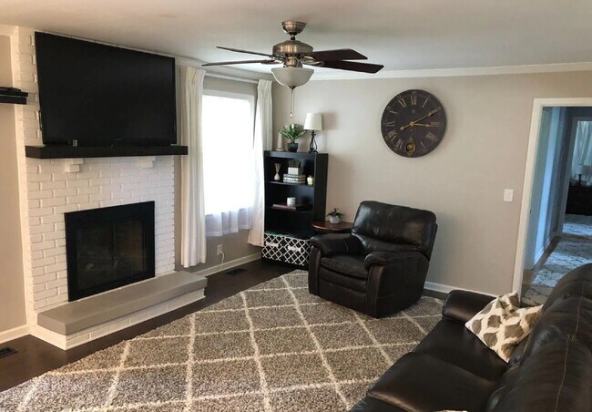 Photo - 3bed/2bth. Once acre lot w/storage shed an...