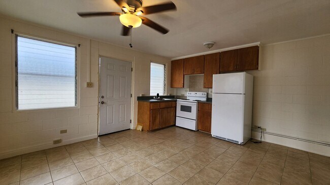 Photo - 1 bedroom, 1 bath, 1 parking unit in 4 unit single level buiding in Kalihi Unit 1