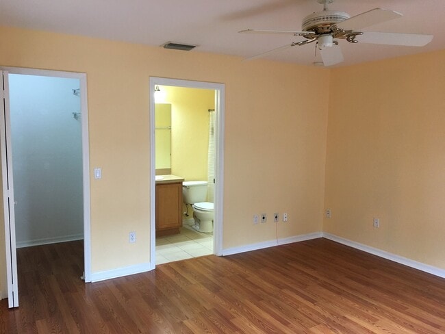 Photo - 4605 Midland St