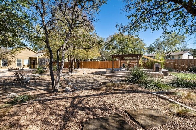 Photo - 2317 Amur Dr