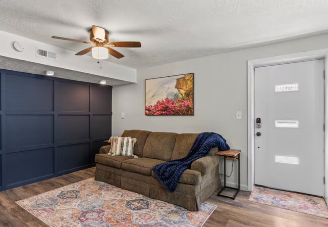 Photo - 1593 Mill Acres Dr SW Unidad Mamaa's Garden Suite