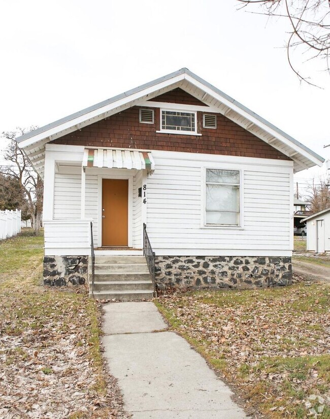 Building Photo - Cute House near EWU