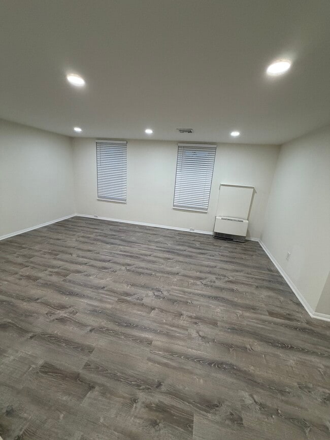 1328 W Broad St Unit 1328 W Broad St