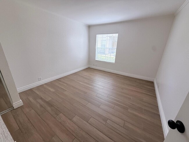 Photo - 10888 Aderman Ave
