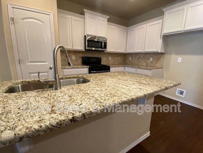 11207 NW 114th St