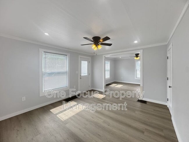 Photo - 16 N Jones St