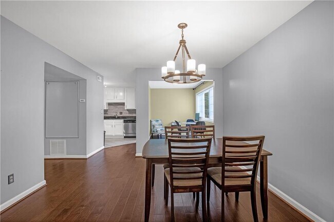 Photo - 1468 Briarwood Rd NE Unit 1705